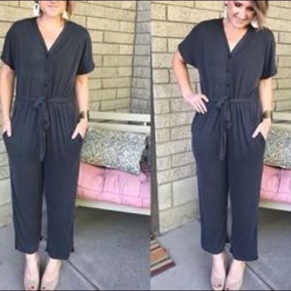 ⓝⓔⓦ AGNES & DORA Belted Jumpsuit •Charcoal - Picture 2 of 6